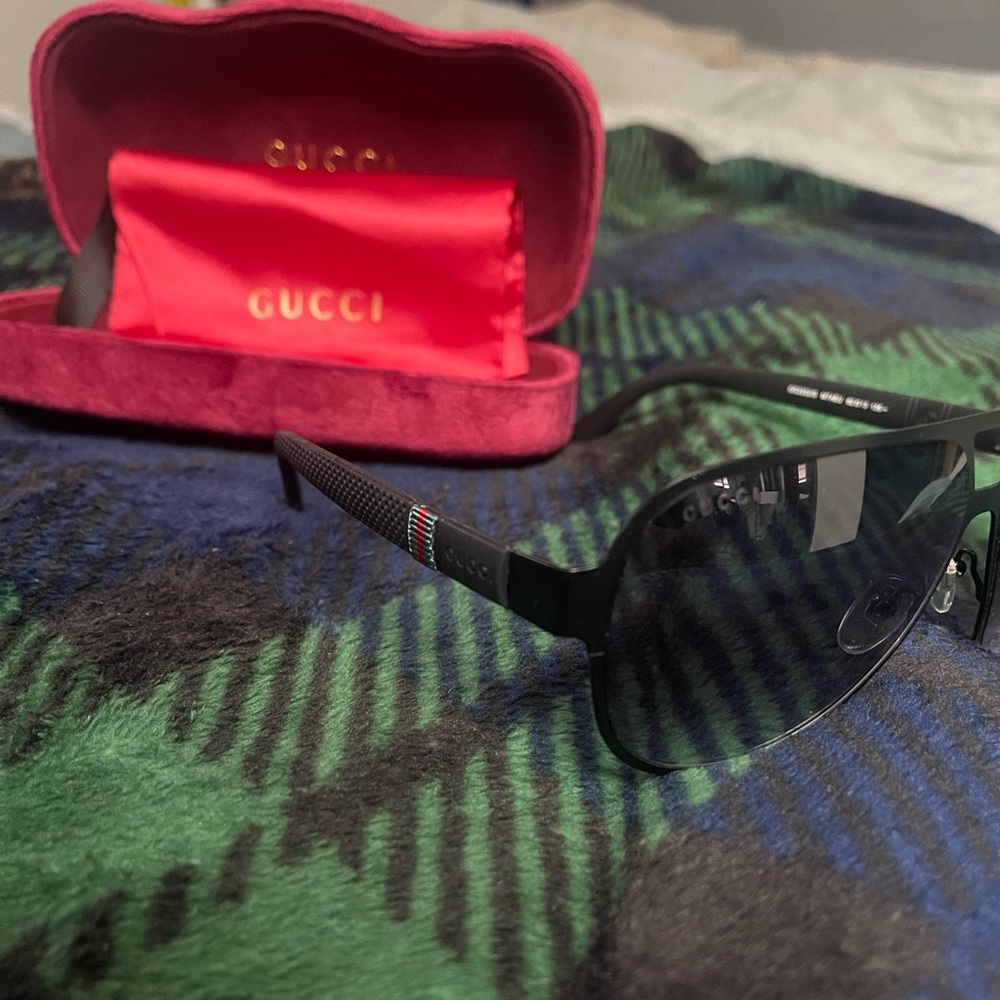 Gucci Sunglasses - Picture 4 of 4